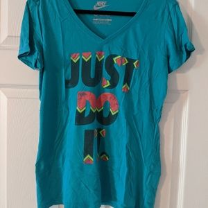 L Slim Fit Nike Just Do It V-Neck T-Shirt